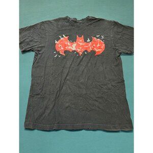 Batman Black Shirt Short Sleeves Red Bat Graphic on Front 100% cotton Sz L
